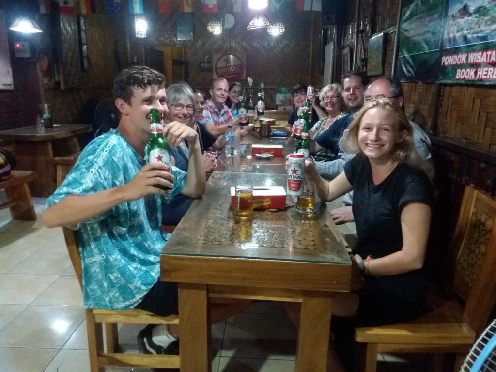 Pondok Wisata Angel Guest House メダン エクステリア 写真
