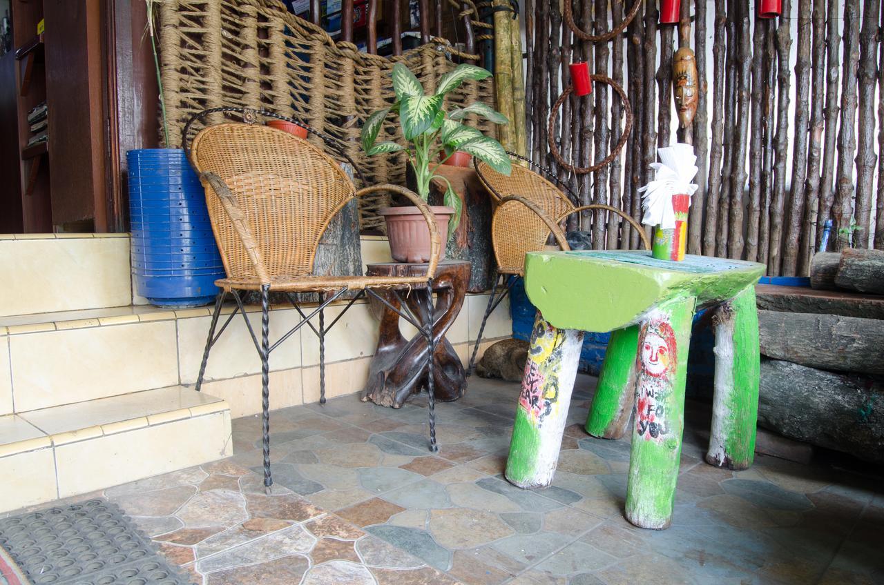 Pondok Wisata Angel Guest House メダン エクステリア 写真